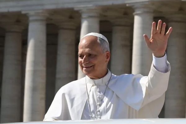 llego al pais el nuevo embajador del vaticano paso clave para la visita del papa leon xiv