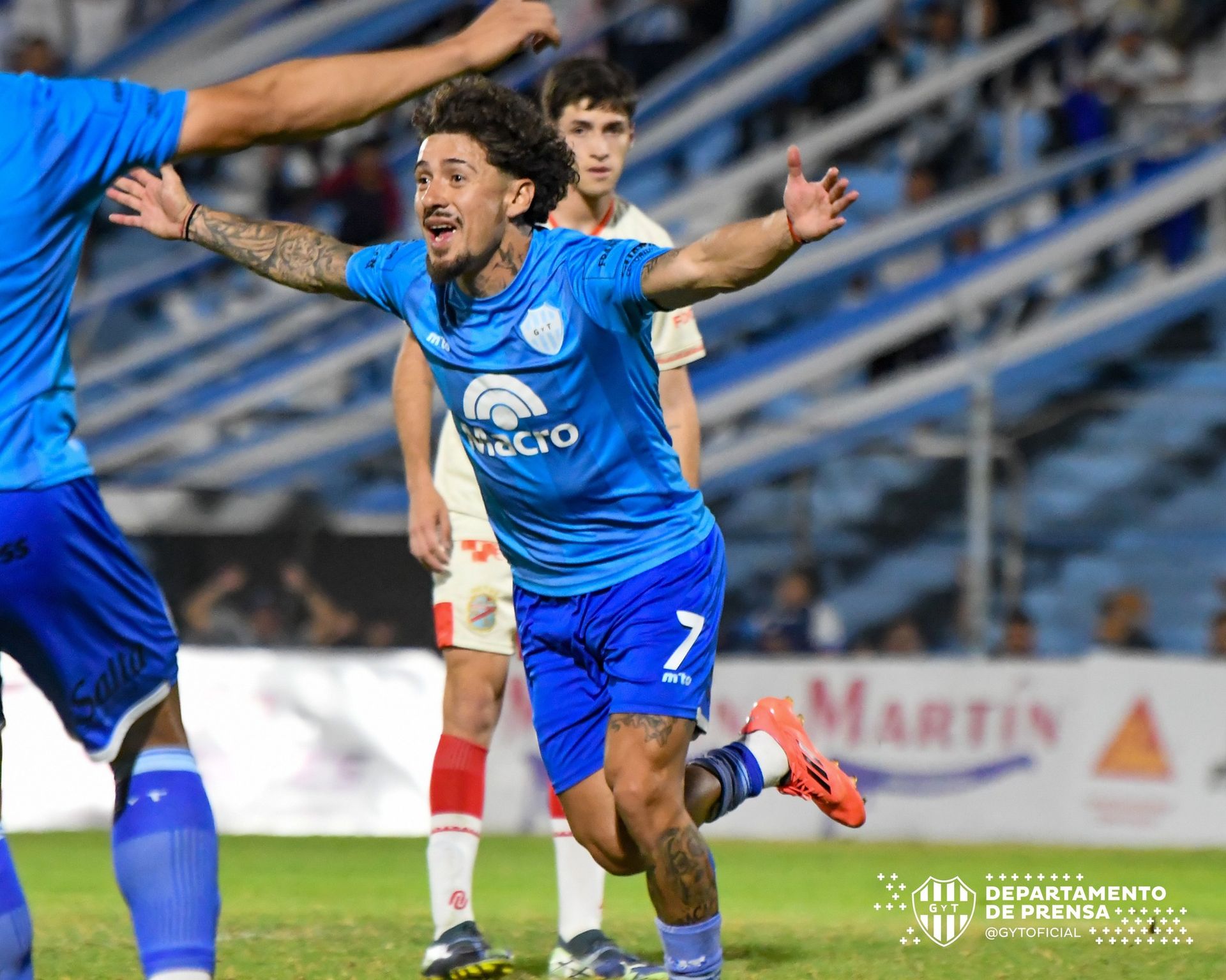 el gigante fue una fiesta gimnasia vencio por 3 a 0 a arsenal