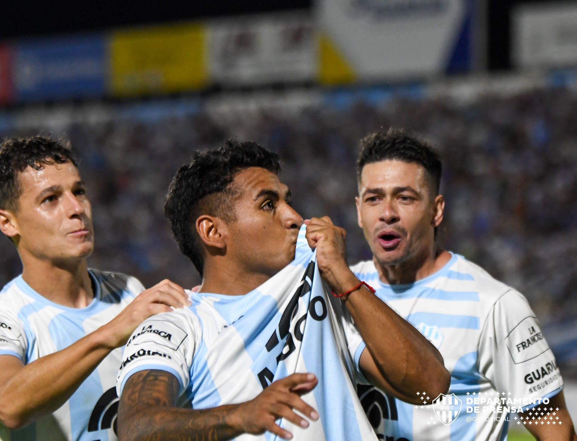 gimnasia y tiro vencio a temperley 2 a 0 y paso de ronda en el reducido del segundo ascenso a primera