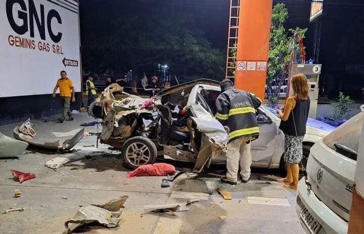 exploto un auto en oran hay heridos y danos materiales