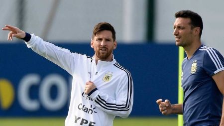 scaloni hablo de la chance que messi sea titular contra peru esta bien y manana tomaremos una decision