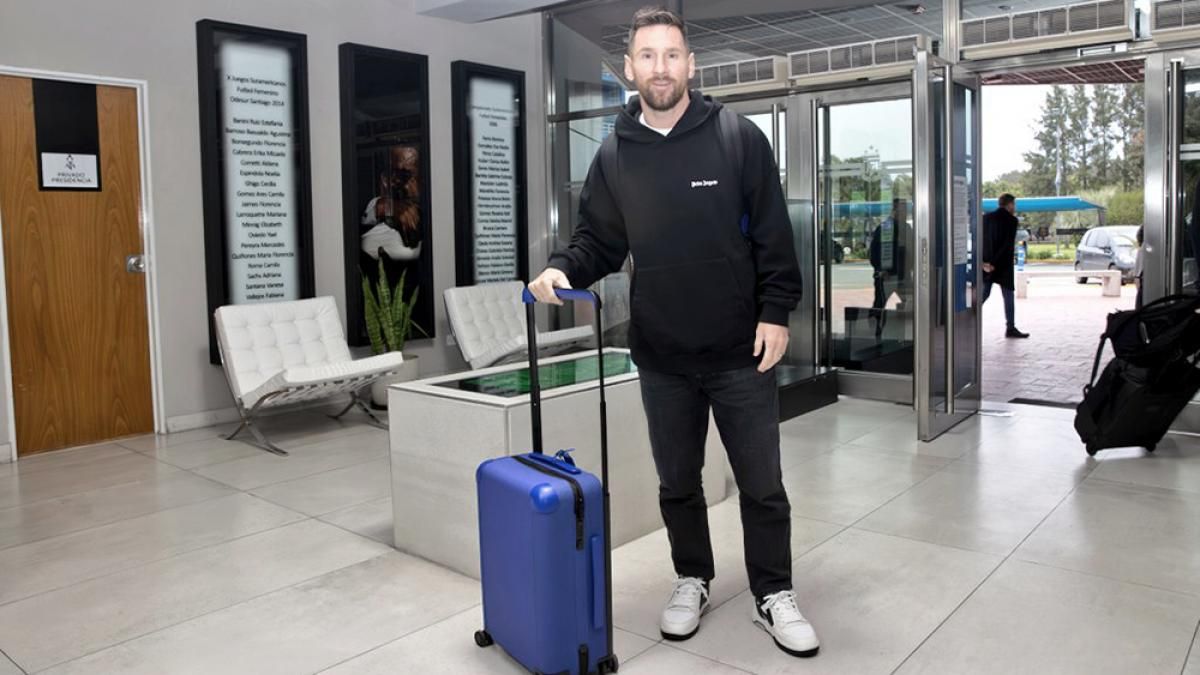 llego messi para sumarse a la seleccion y ya esta en ezeiza