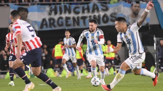 la scaloneta supero al conjunto guarani por 1 a 0 con un gol de otamendi