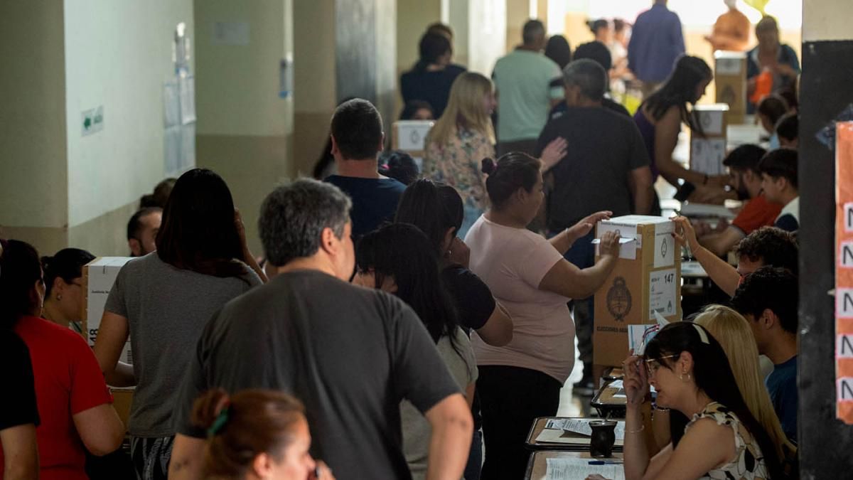 a dos horas del cierre de los comicios ya voto el 59 del padron electoral