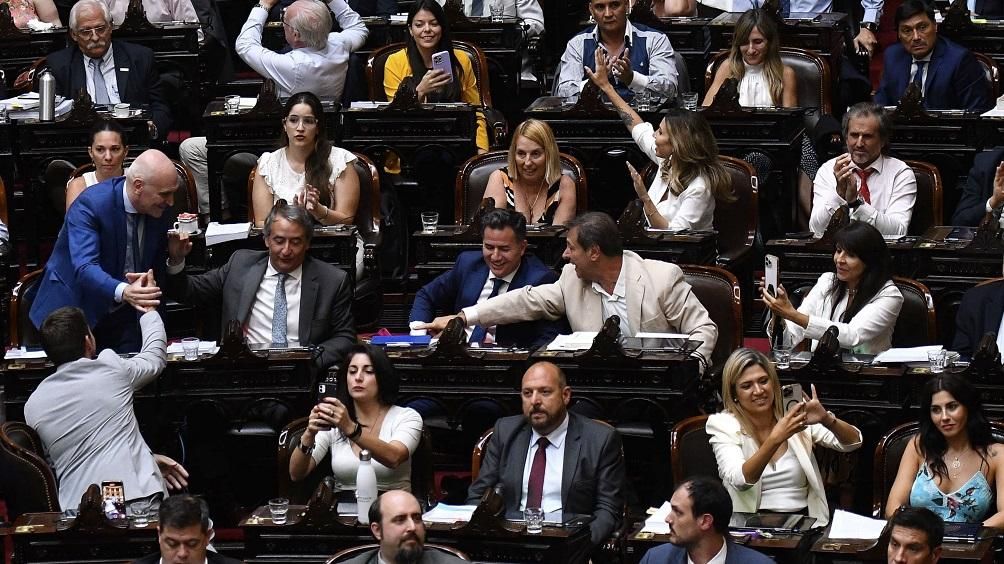 esta tarde diputados empieza a analizar los articulos de la ley bases