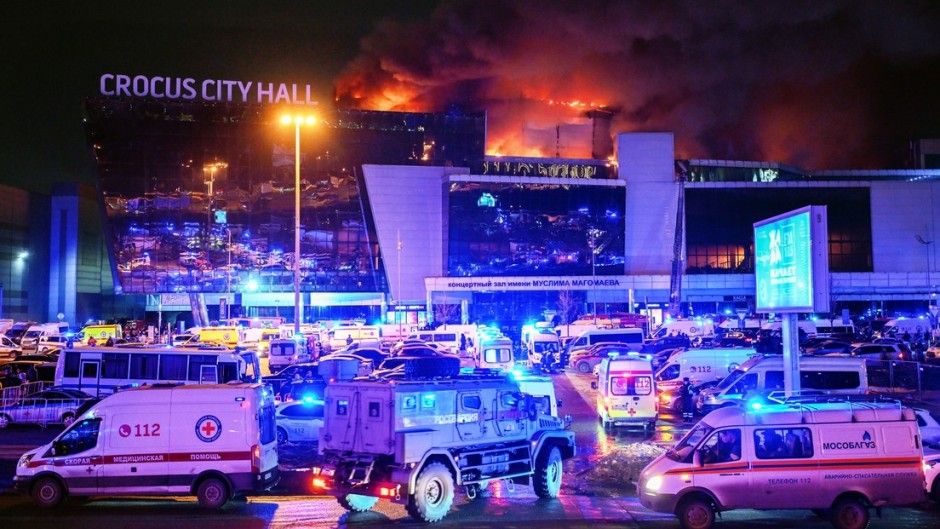horror en moscu mas de 40 muertos en una sala de conciertos en un sangriento ataque terrorista