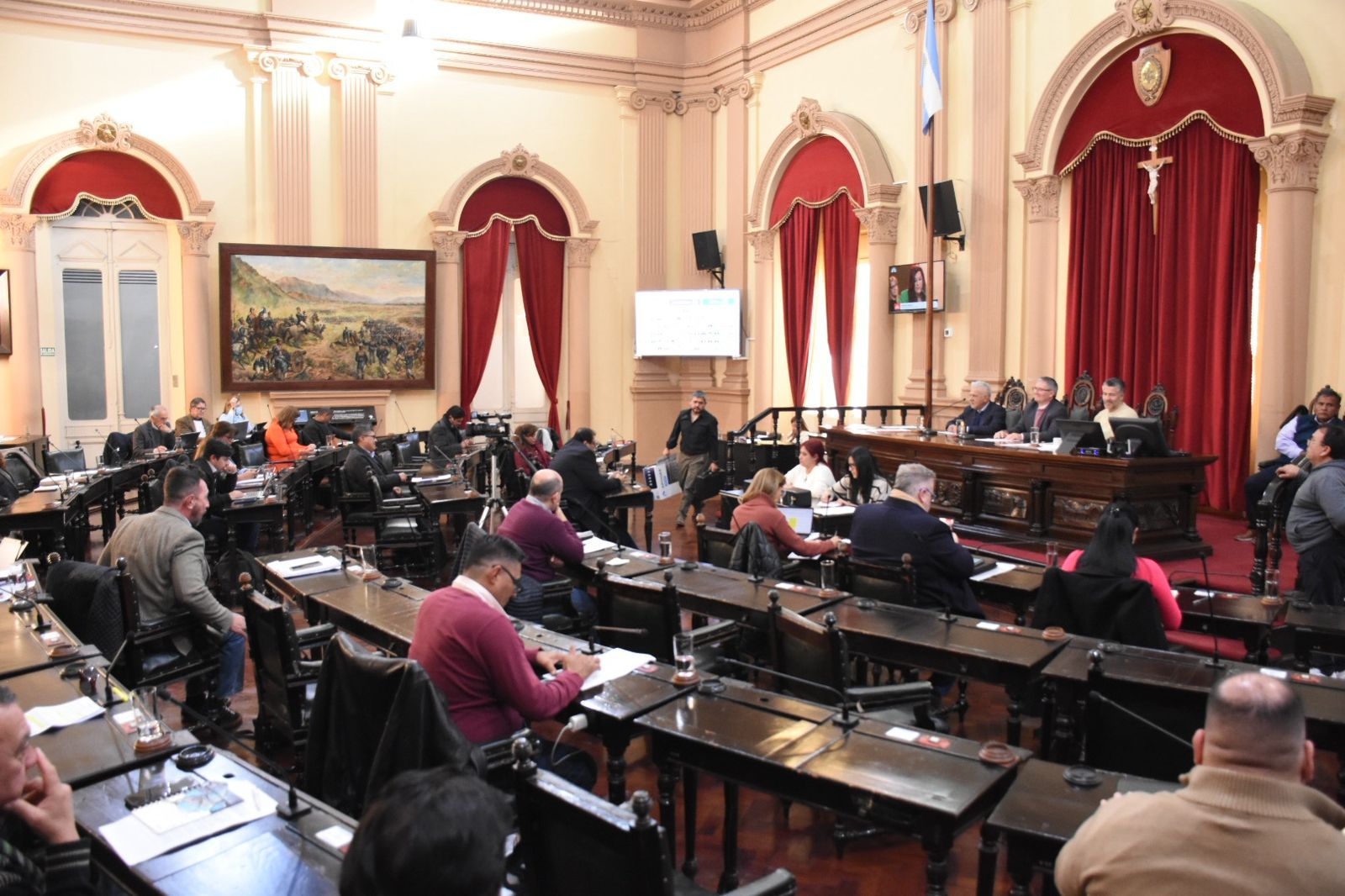 diputados debaten una agenda cargada educacion redes sociales y narcotrafico en foco