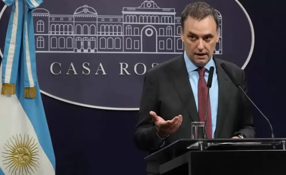 el gobierno anuncio que eliminara el asueto por el dia del trabajador del estado
