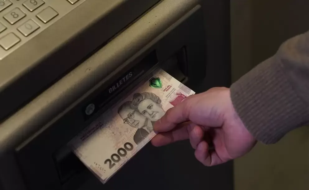 los salarios registrados volvieron a perder frente a la inflacion en marzo segun el indec