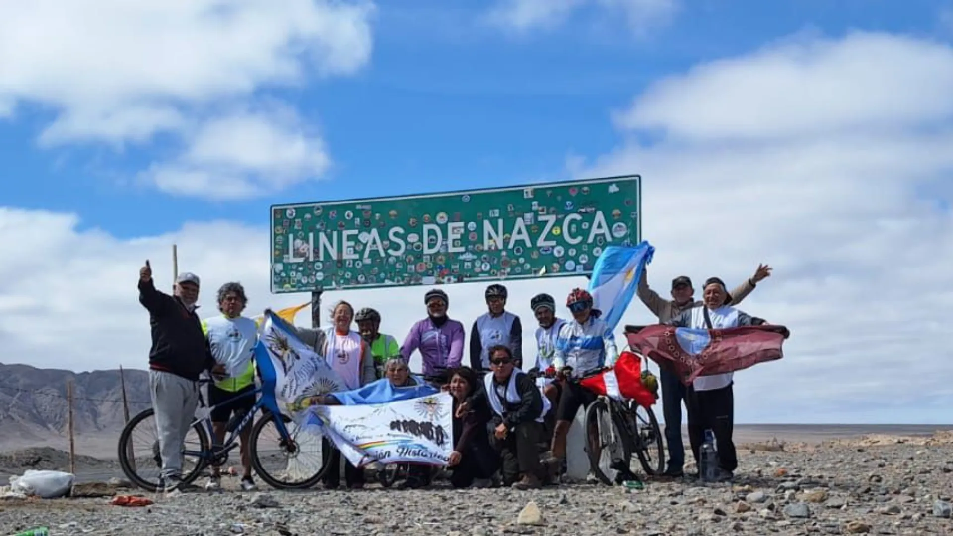 los peregrinos en bicicleta desde peru ya estan en villazon y se acercan a salta