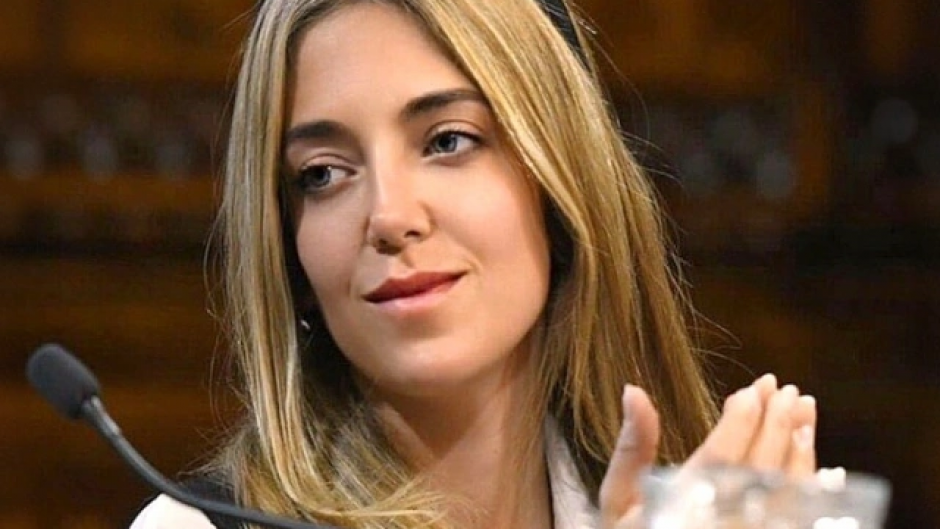 causa andis renuncio una funcionaria nacional tras el hallazgo de us 700 mil en su casa