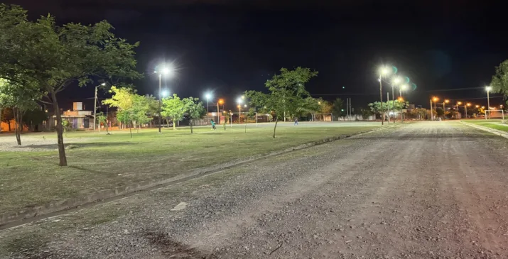 mas luz en la sudeste 35 nuevas luminarias para la cancha los gladiadores