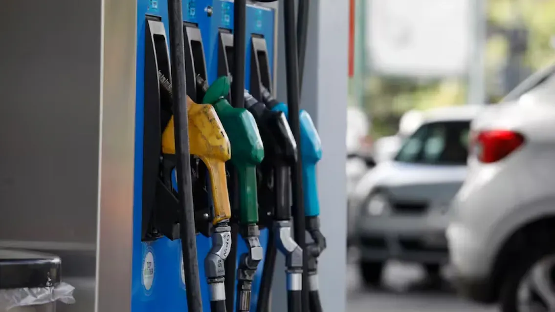 combustibles en alza llenar el tanque ya supera los 118 000 y crece el salto al gnc