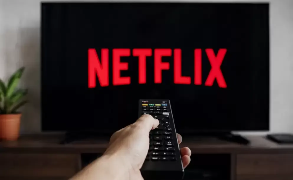 demandan a netflix por presuntamente espiar a menores y disenar contenido para generar adiccion