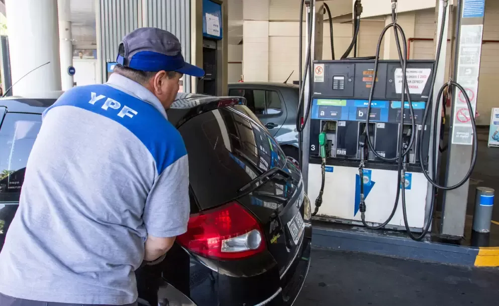 YPF oficializó un aumento en los precios de los combustibles en todo el país