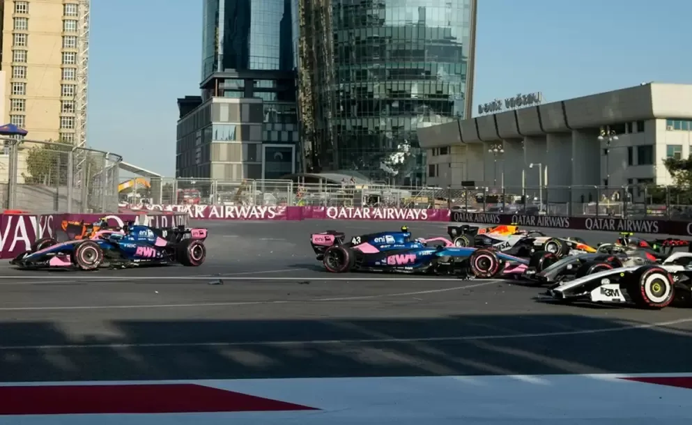 Franco Colapinto chocó a Pierre Gasly y los dos autos de Alpine abandonaron el GP de Azerbaiyán de Fórmula 1