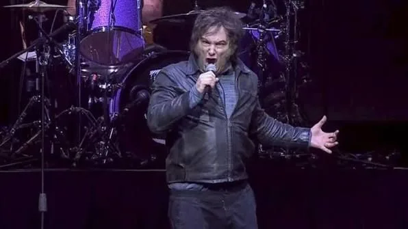 Milei canta en el show del año pasado