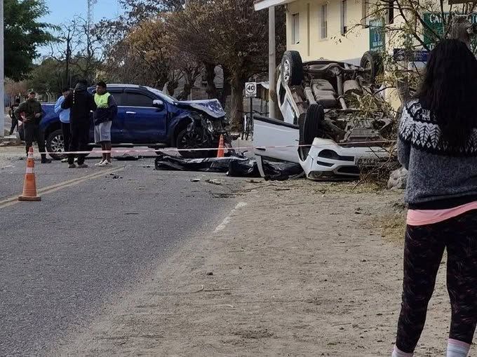 indignante dos cafayatenos fallecieron tras ser embestidos por una camioneta que escapaba de gendarmeria