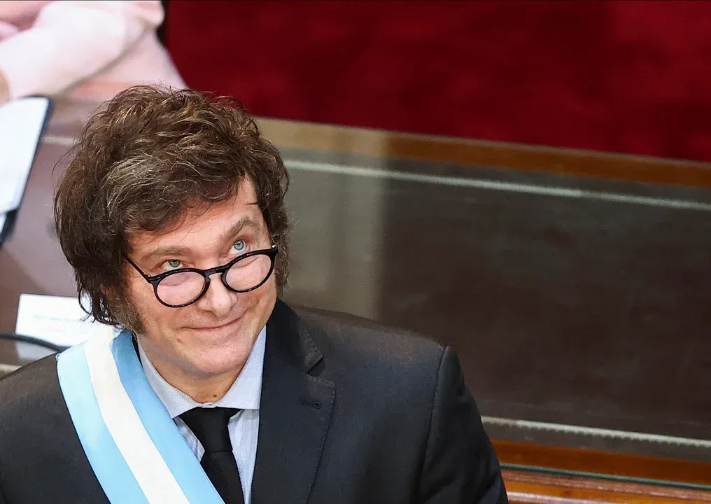 milei utilizara la cadena nacional para hablar del fallo de la justicia de estados unidos por el caso ypf