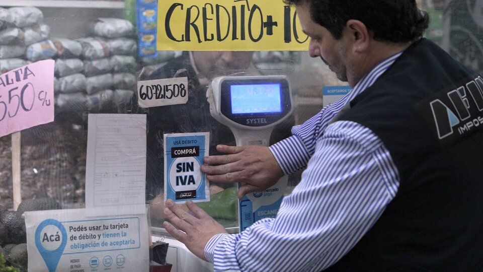 cuantos impuestos paga un argentino al ano