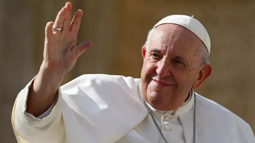 saenz homenajeo al papa francisco y convoco a la juventud a involucrarse