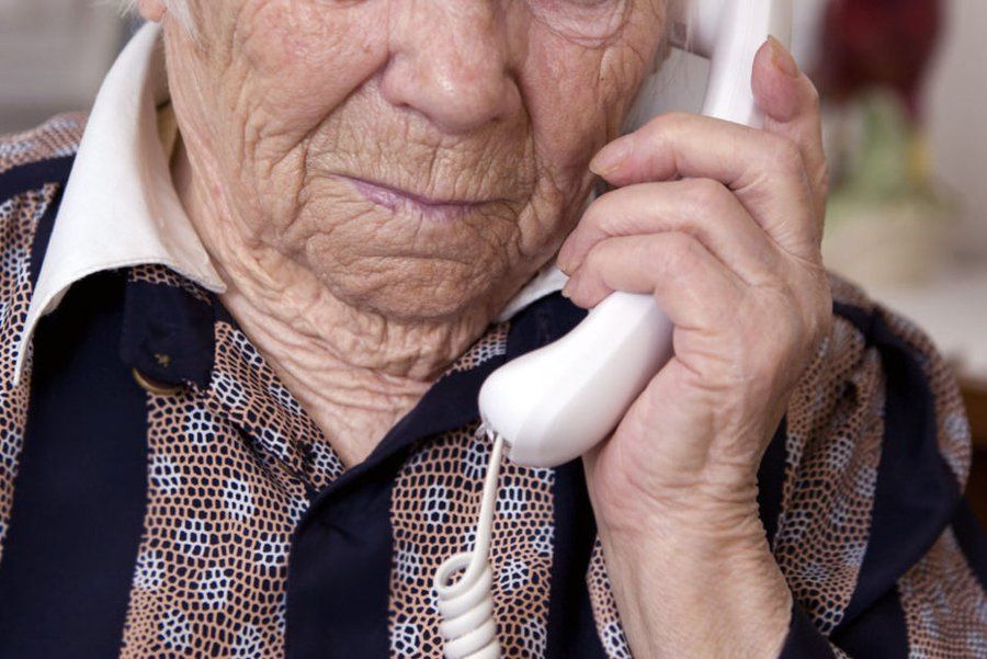metan una cordobesa fingio ser de gasnor y estafo a una abuela por 2 millones
