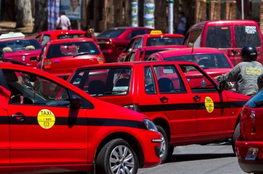 la amt avanza con una posible suba en taxis y remises y abrio una instancia de consulta publica