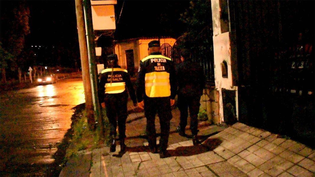 entraron armados a una oficina de la muni y golpearon al guardia