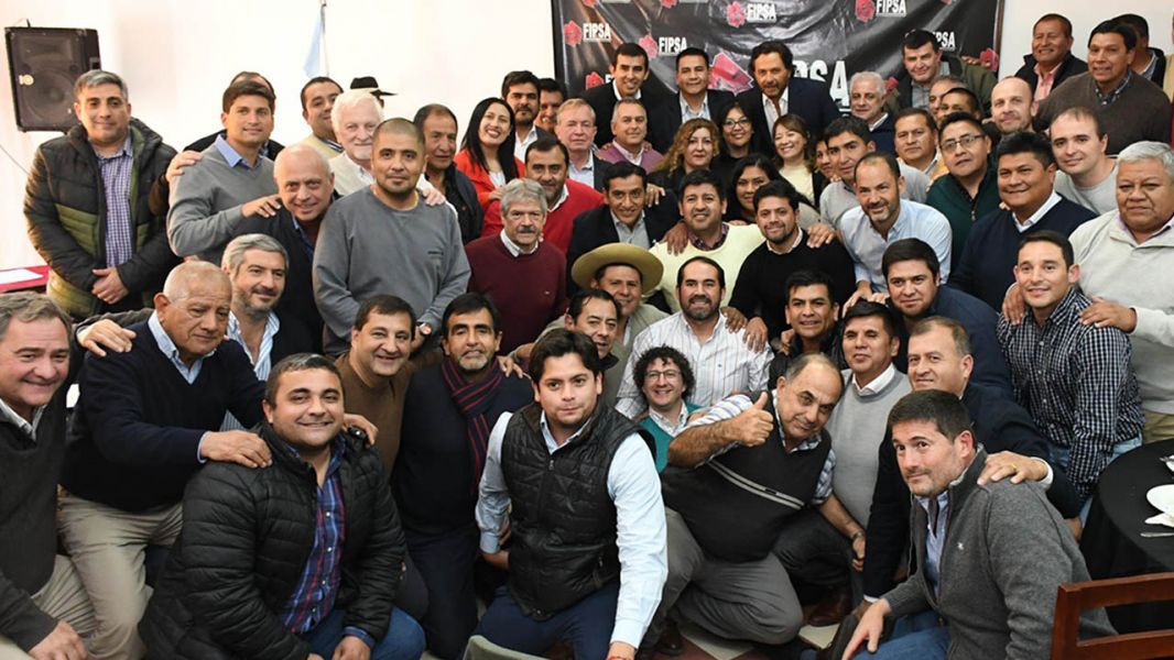 intendentes apoyan un nuevo mandato de saenz