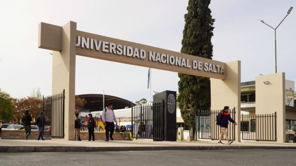 medicina egresados de la unsa ya realizan residencias en hospitales publicos