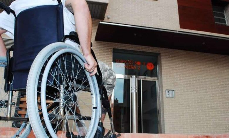 presentan amparo en oran para exigir la restitucion de pensiones por discapacidad