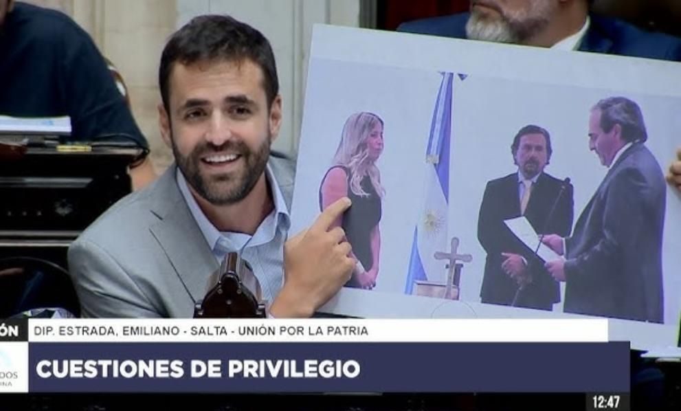 estrada se ha dedicado a estos menesteres de comadre o chismerios de dibujitos animados