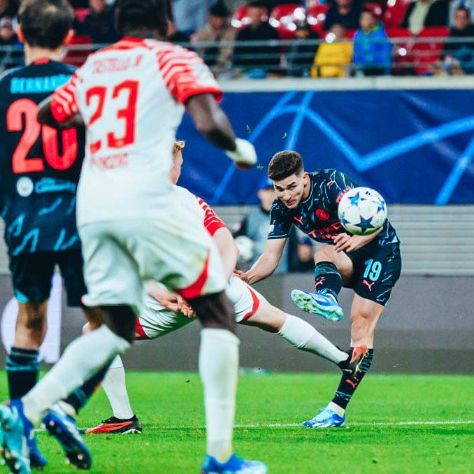 julian la arana que pica y pica nominado a mejor jugador del mes en inglaterra