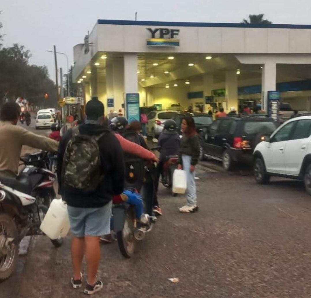 otro fin de semana sin combustible en salta largas filas y psicosis