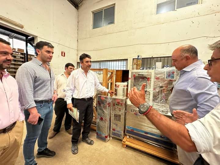 inedito en una accion sin precedentes la provincia y aguas del norte inauguraran una planta envasadora de agua