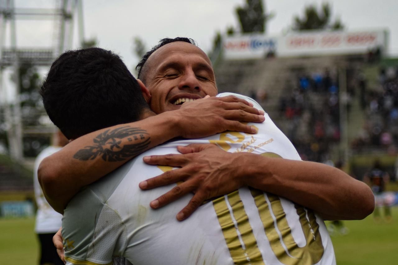 el sacha magno sigue y quiere retirarse con la camiseta de central norte