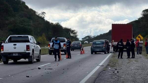 violento choque en ruta 9 dos heridos tras colision entre un auto y un camion