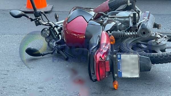 salteno salia del garaje con su camioneta y choco a una moto debera pagar 16 millones