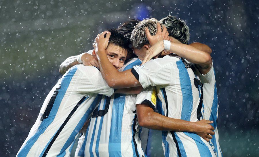 vamos los pibes la sub 17 goleo y va por brasil en cuartos