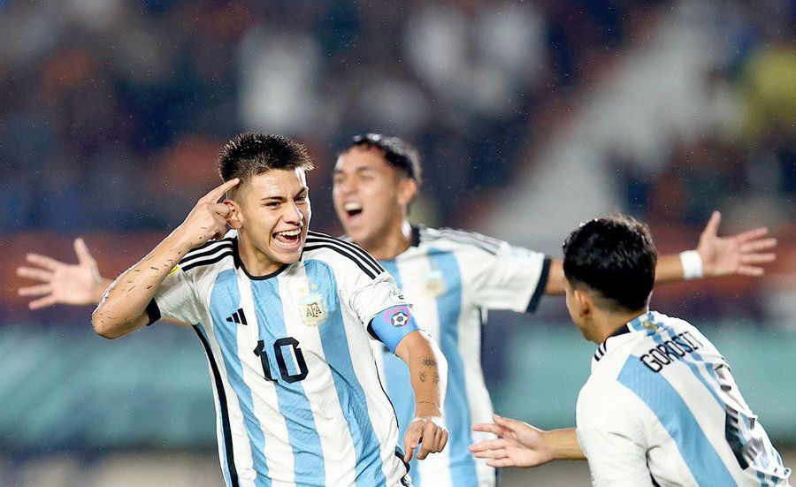 hat trick del diablito echeverri a brasil y pase a semis de los pibes de la sub 17