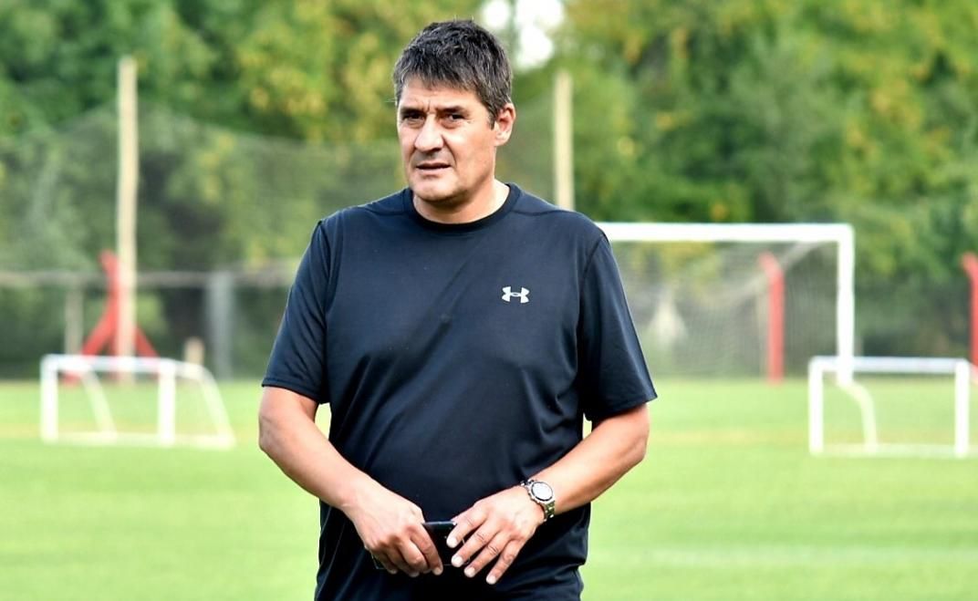 fernando tete quiroz estaria en negociaciones para ser el dt de gimnasia y tiro
