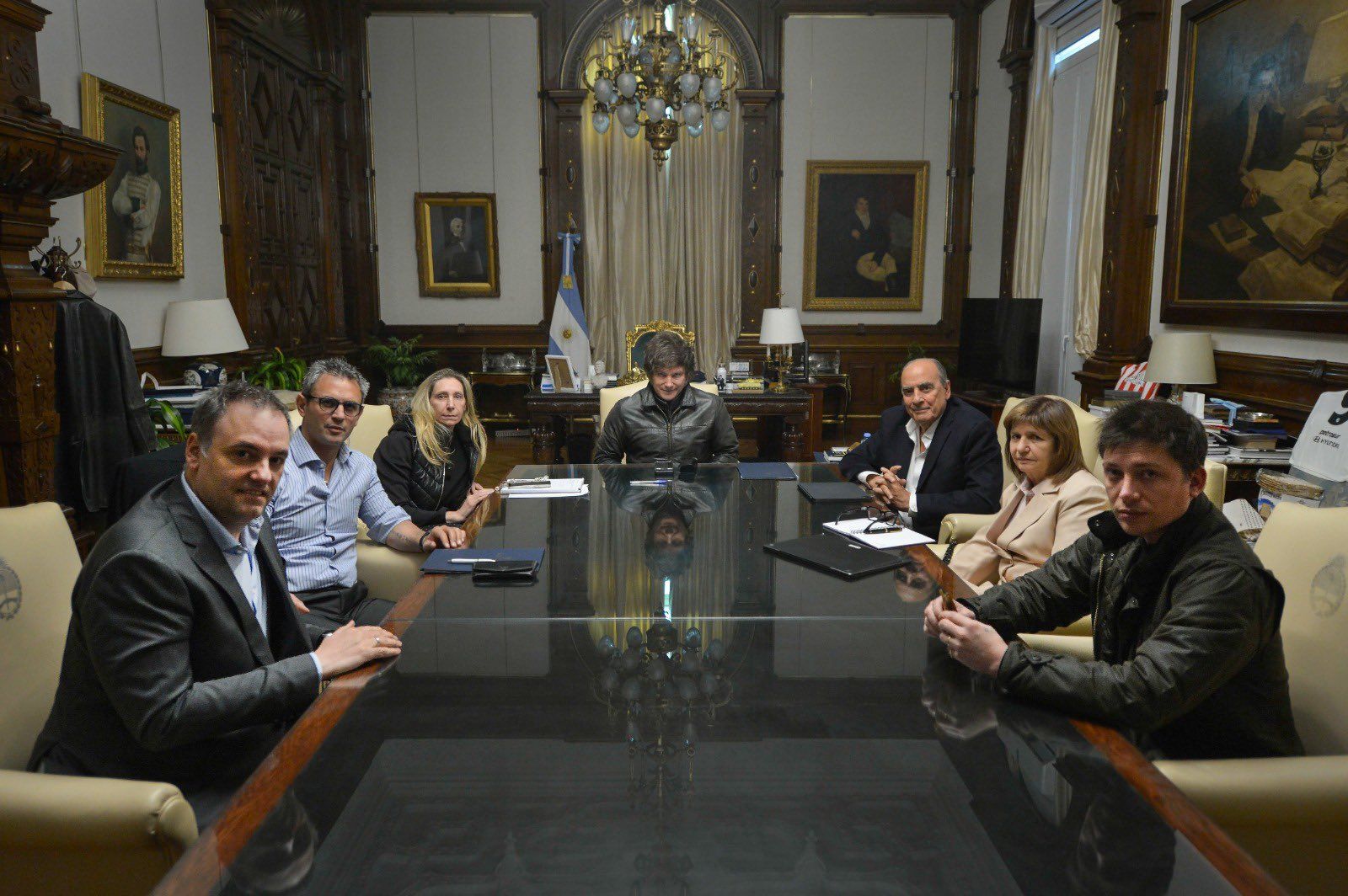 milei encabezo la primera reunion de la mesa politica con karina milei incluida
