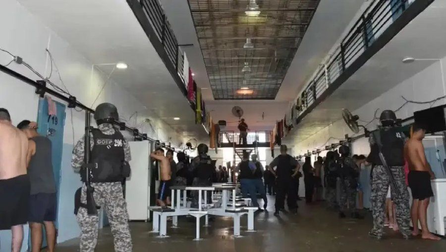 a lo bukele allanamientos por las amenazas al gobernador pullaro en el penal mas caliente de santa fe video