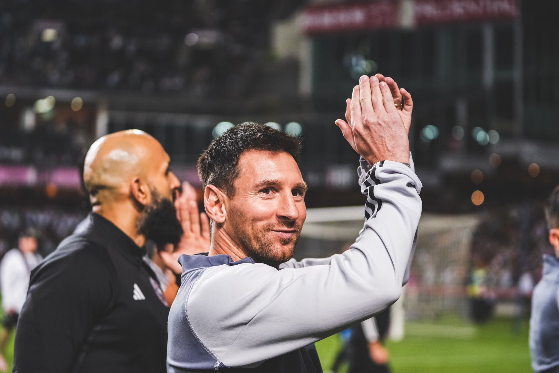 messi revoluciono hong kong fanaticos colmaron el estadio solo para ver el entrenamiento