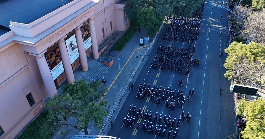 mas de 7 mil efectivos en el desfile del 9 de julio