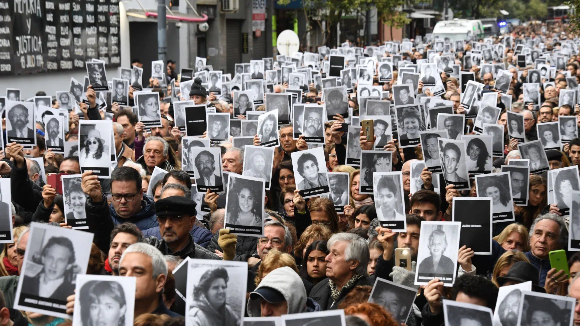 a 30 anos del atentado a la amia mas sombras que luces