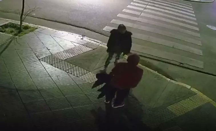 belgrano una camara capto el momento en que la mujer apunala a su pareja