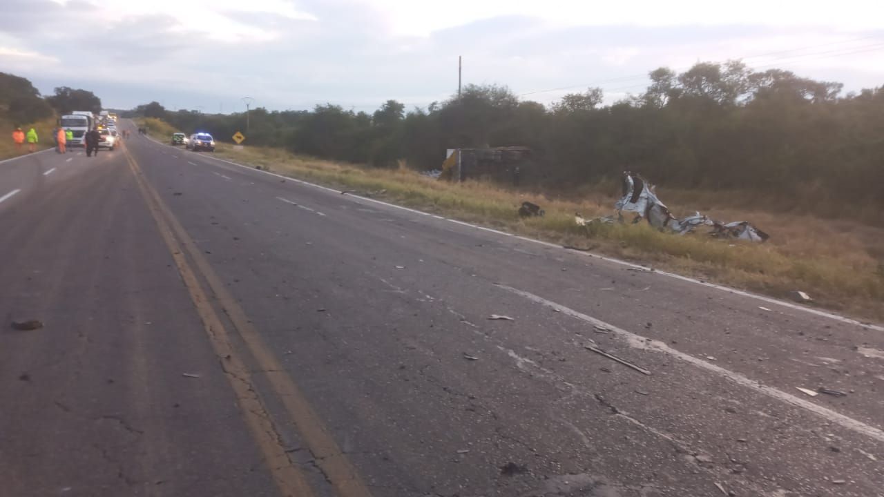 tragedia en la ruta 9 34 choque frontal deja un muerto en cabeza de buey