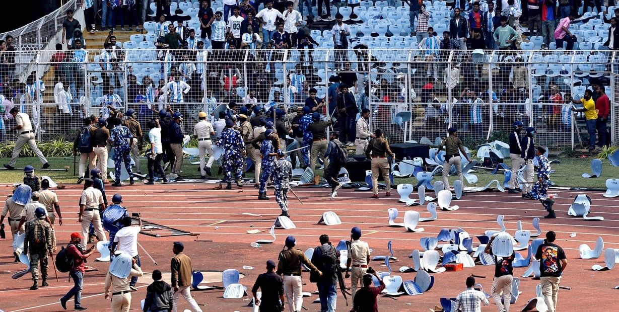 messi en india debio irse del estadio en medio de los incidentes y detuvieron al organizador
