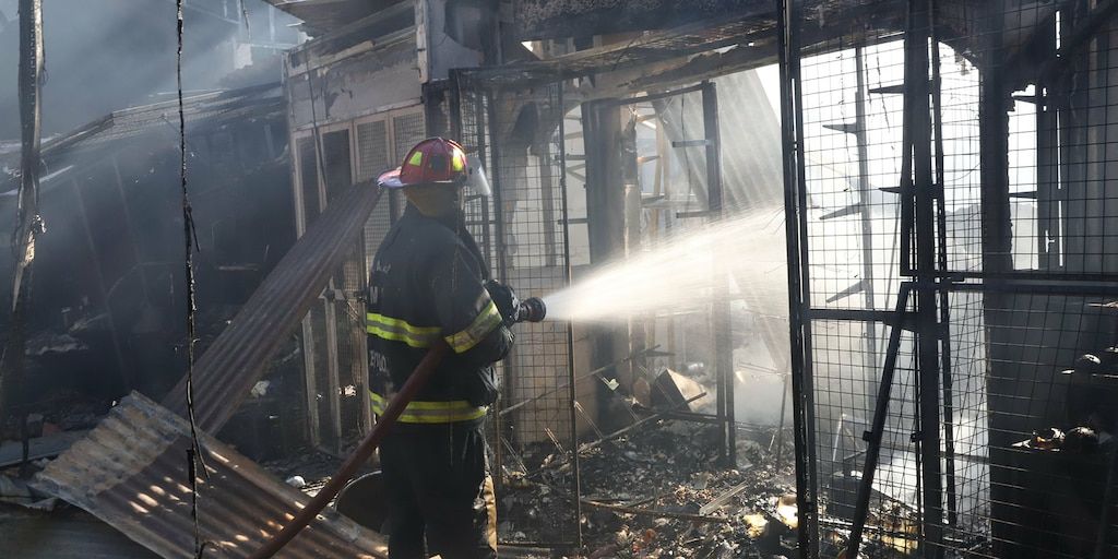 incendio mercado san miguel confirmaron que el fuego inicio por un corte circuito en un feezer